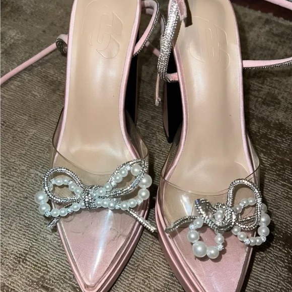Elegant Pink Women's Shoes with Pearl Bow - Picture 1 of 3